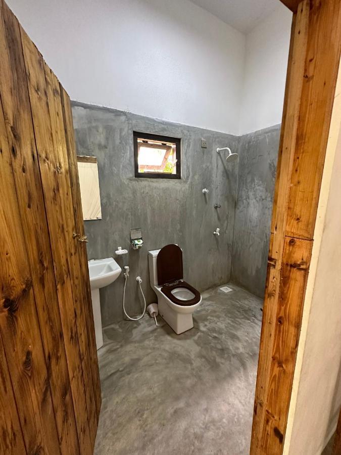 Chill Vibes Hiriketiya Hostel Dikwella Bagian luar foto